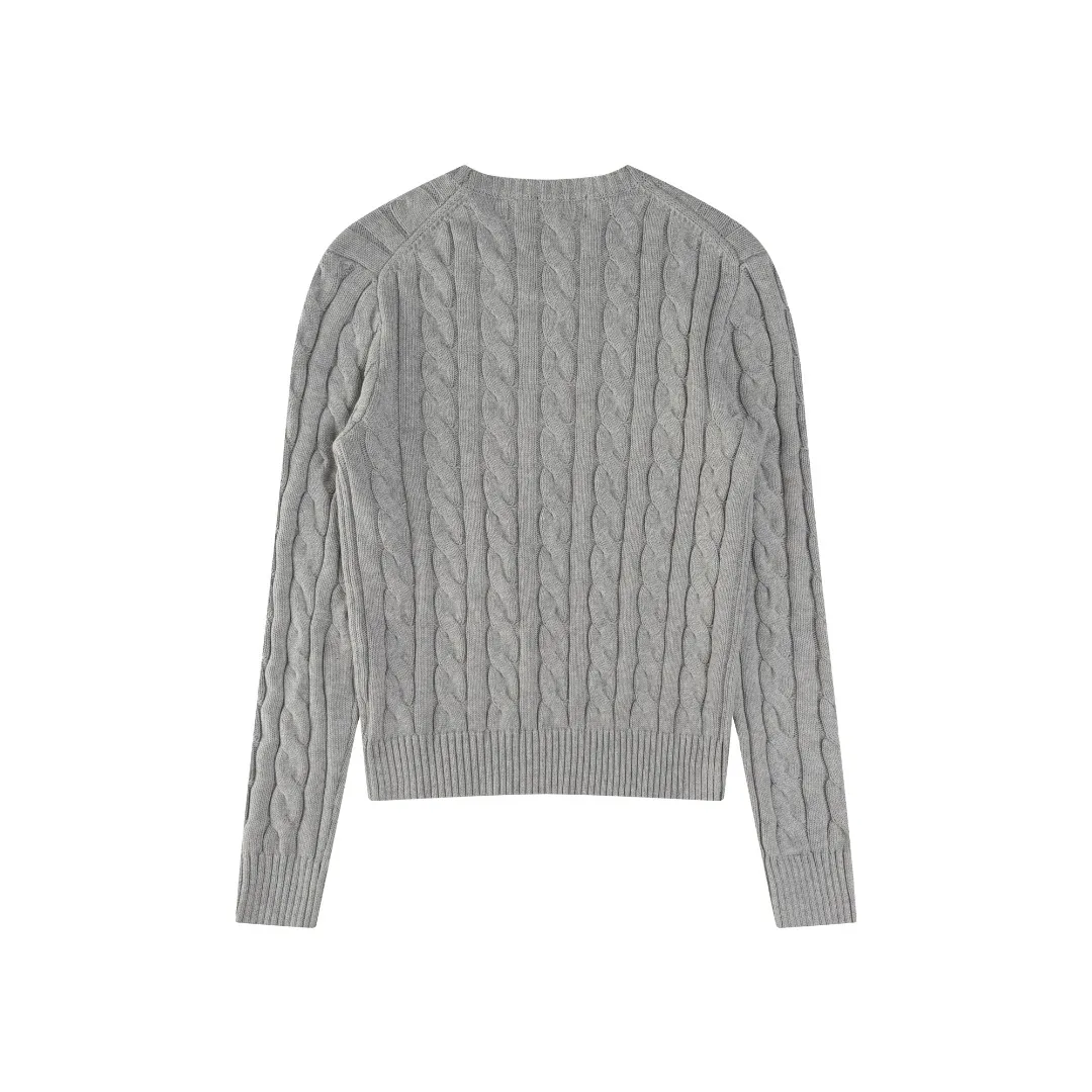 P220 #R91 RALPH LAUREN Ralph Lauren fourteen colors classic small label embroidery round neck pullover cable cardigan sweater men's top, high-density LOGO embroidery on the chest, original customization of tag accessories. Made of pure cotton yarn, pure cotton is skin-friendly and comfortable, small label war horse embroidered twist button round neck sweater 🐎 high quality, follow the blogger to learn how to wear it! Let’s buy a Ralph Lauren cable sweater. It’s a super hard-to-find series after it became popular. It’s hard to find one on the official website. It’s simple and practical to wear, with a lazy and loose feel. The thickened fabric has more texture, feels soft and delicate, and has a loose fit. Whether worn alone or layered, you can wear different styles of fashion with just one piece!   Size：XS S M L Sleeve length: 59/60/61/62/63
